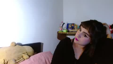Snapshot of collette_beaufoy chatting on June 15, 5:09 am Collette online show from June 15, 5:09 am
