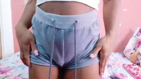 Snapshot of colombiancoffee_ chatting on October 30, 8:20 pm Lauren online show from October 30, 8:20 pm