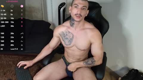 colombianmuscle8 online show from February 17, 1:36 am