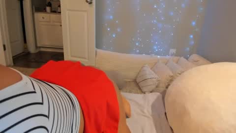    ........ Instagram  Lorysexys online show from April 2, 4:54 am