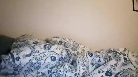 Snapshot of color233 chatting on March 1, 4:37 am color233 online show from March 1, 4:37 am