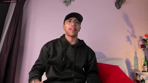 colstorw_ online show from October 11, 10:47 am