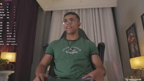 Snapshot of colstorw_ chatting on May 1, 10:42 am colstorw_ online show from May 1, 10:42 am
