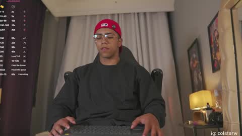 Snapshot of colstorw_ chatting on May 6, 10:42 am colstorw_ online show from May 6, 10:42 am