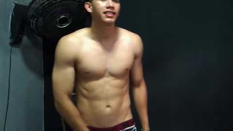 Snapshot of colton_eyes chatting on March 24, 4:34 pm colton online show from March 24, 4:34 pm