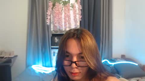 come_wet_me online show from February 15, 11:50 am