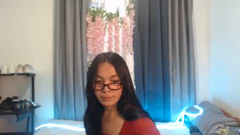 come_wet_me online show from March 11, 5:05 am