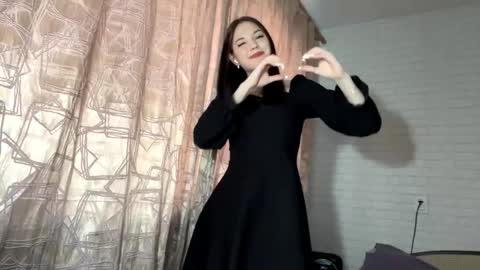 Bella  online show from October 8, 1:20 pm