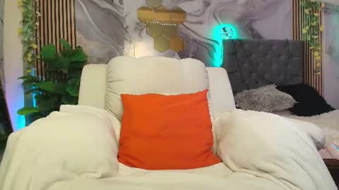 Ariane... online show from August 2, 11:03 pm