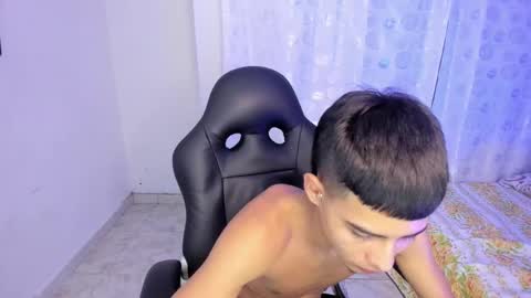 Snapshot of coney_boy chatting on February 16, 10:54 am Coney online show from February 16, 10:54 am