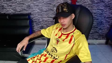 Snapshot of coney_boy chatting on February 19, 11:49 am Coney online show from February 19, 11:49 am