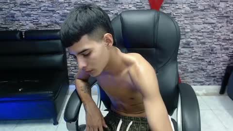 Snapshot of coney_boy chatting on March 1, 5:49 pm Coney online show from March 1, 5:49 pm