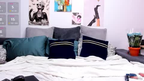 Snapshot of confidentmistress chatting on February 20, 6:26 am GoddessA online show from February 20, 6:26 am