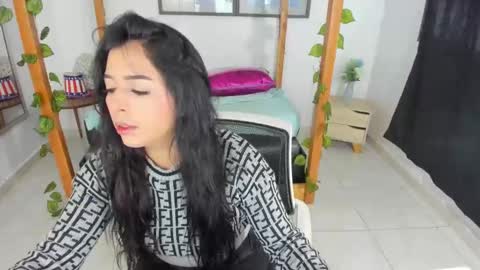 Snapshot of conie_love69 chatting on October 2, 12:23 pm conie_love69 online show from October 2, 12:23 pm