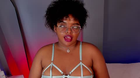 Snapshot of conielaurenth chatting on February 1, 12:16 pm conielaurenth online show from February 1, 12:16 pm