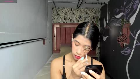 C O N N I E online show from March 21, 12:10 pm