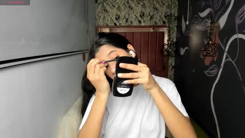 C O N N I E online show from March 25, 7:53 pm