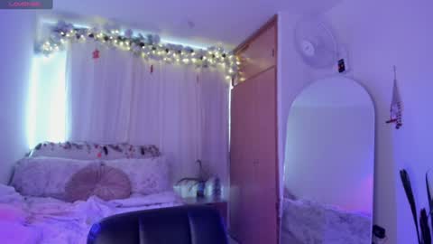 connie    online show from December 11, 12:55 pm