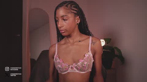   independent model online show from December 13, 9:52 pm