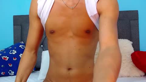 Snapshot of connor_garrett chatting on December 20, 11:58 pm Connor online show from December 20, 11:58 pm