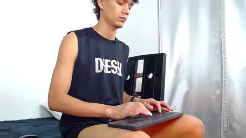 Connor online show from February 13, 9:33 pm