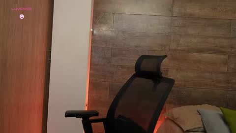 connor_h1 online show from May 7, 1:11 am