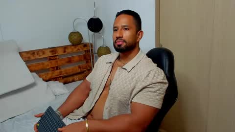Snapshot of connor_jackson1 chatting on April 23, 2:13 am Connor Jackson online show from April 23, 2:13 am