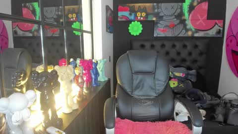 Snapshot of connor_stone_ chatting on December 16, 8:25 pm connor_stone_ online show from December 16, 8:25 pm