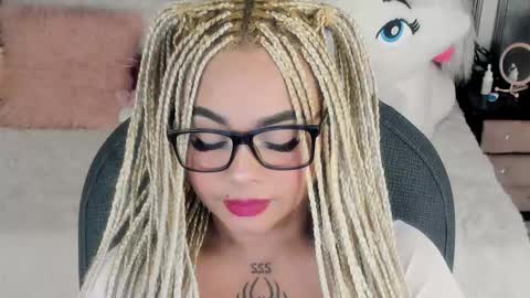 Snapshot of conny_curly chatting on February 12, 2:12 pm Conny online show from February 12, 2:12 pm