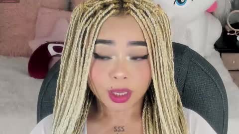 Snapshot of conny_curly chatting on February 17, 2:35 pm Conny online show from February 17, 2:35 pm