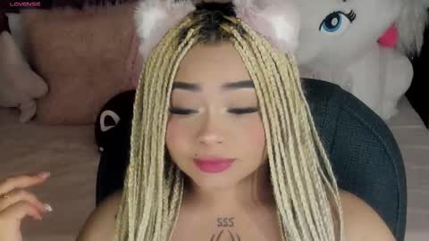 Snapshot of conny_curly chatting on March 10, 2:55 pm Conny online show from March 10, 2:55 pm