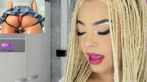 Snapshot of conny_curly chatting on April 11, 1:48 pm Conny online show from April 11, 1:48 pm