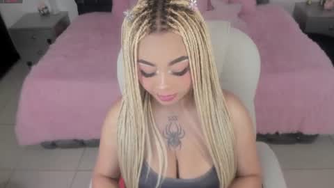 Snapshot of conny_curly chatting on June 12, 2:16 pm Conny online show from June 12, 2:16 pm