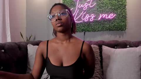 Snapshot of connywellss chatting on March 28, 7:46 pm Nilo Solem online show from March 28, 7:46 pm