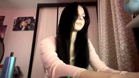 Isabella online show from October 29, 6:20 pm