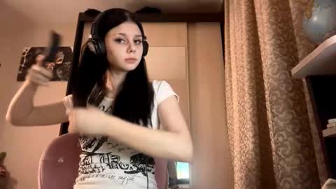 Isabella online show from November 6, 6:09 pm