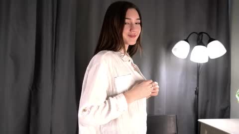 Snapshot of consuelabrasington chatting on March 21, 8:19 am Ellie online show from March 21, 8:19 am