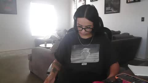 controllercutie online show from October 1, 2:34 pm