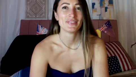 Snapshot of conyabril chatting on July 4, 1:50 pm conyabril online show from July 4, 1:50 pm