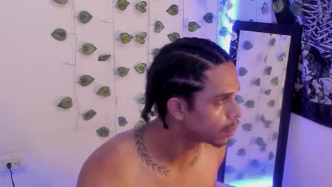 Aaron  online show from November 8, 1:33 pm