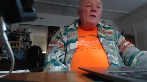 Snapshot of cookoosnest chatting on December 21, 2:15 pm cookoosnest online show from December 21, 2:15 pm