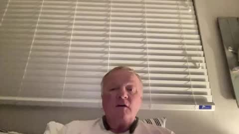 Snapshot of cookoosnest chatting on March 1, 5:52 am cookoosnest online show from March 1, 5:52 am