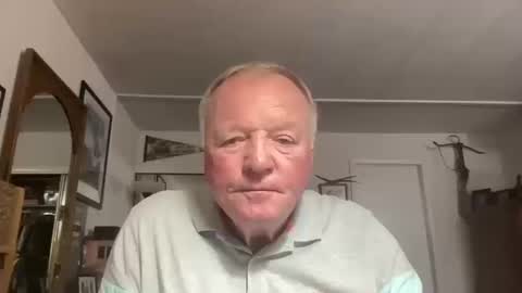 Snapshot of cookoosnest chatting on October 18, 4:37 am cookoosnest online show from October 18, 4:37 am