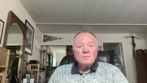 Snapshot of cookoosnest chatting on October 28, 12:03 am cookoosnest online show from October 28, 12:03 am