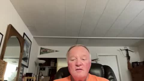 Snapshot of cookoosnest chatting on November 8, 12:55 am cookoosnest online show from November 8, 12:55 am