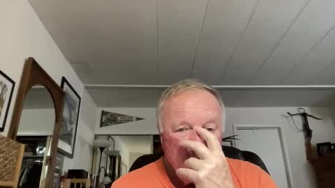 Snapshot of cookoosnest chatting on November 10, 5:06 am cookoosnest online show from November 10, 5:06 am