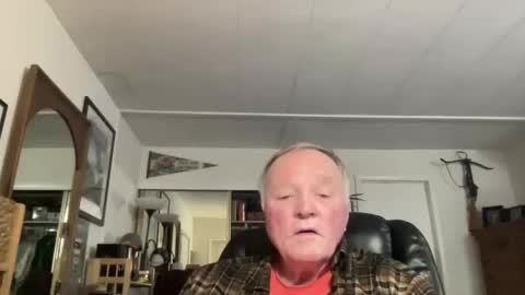 Snapshot of cookoosnest chatting on December 18, 3:56 am cookoosnest online show from December 18, 3:56 am