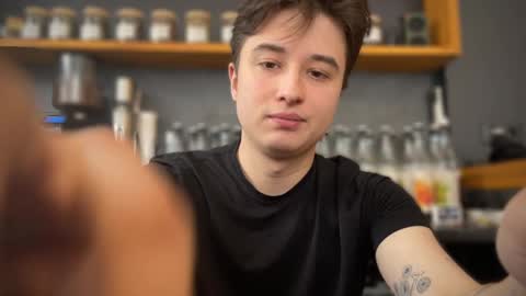 Snapshot of coolskum00 chatting on February 15, 9:16 am Lisa and Alen online show from February 15, 9:16 am