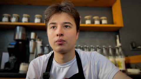 Snapshot of coolskum00 chatting on February 19, 7:28 am Lisa and Alen online show from February 19, 7:28 am