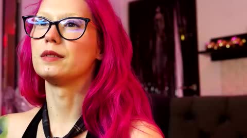 Snapshot of coolteacher chatting on February 28, 9:10 am Ginger The Cringer online show from February 28, 9:10 am